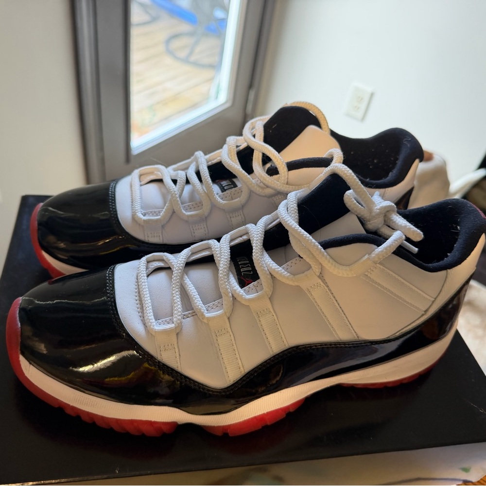 Jordan Retro Low-Top Basketball Sneakers in Concord Bred